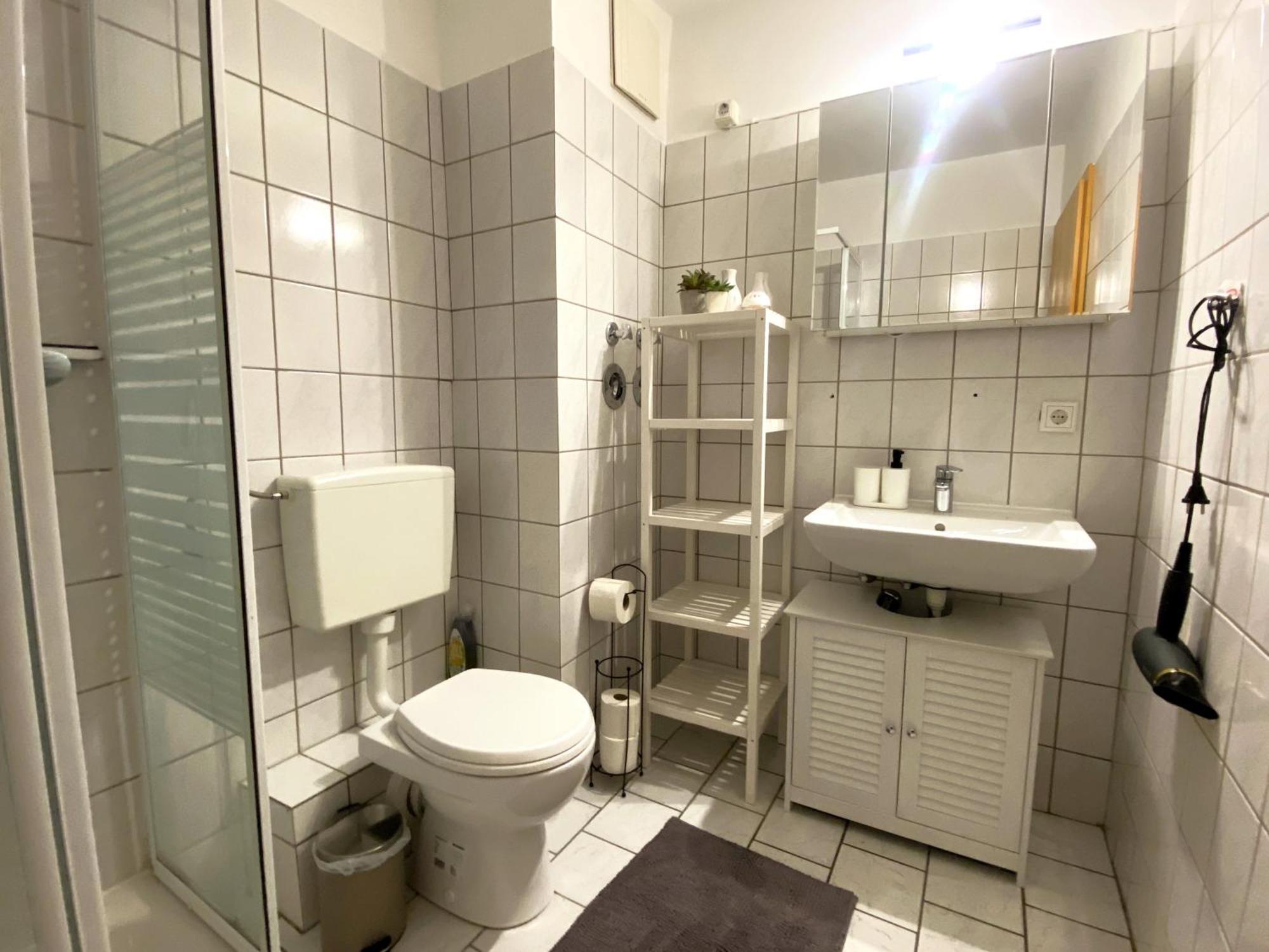 Schoelerberg Apartment Mit Tiefgaragenparkplatz Und Kingsize-Bett Osnabrueck Exterior photo